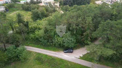 Building plot 2,323 m², Labin - quiet location - 2