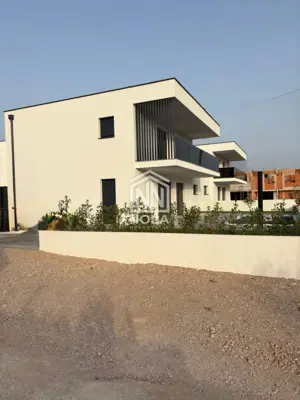 Kuća 157 m², Vodice - bazen i garaža - 14