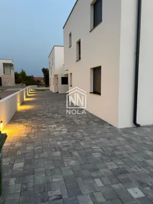 Kuća 157 m², Vodice - bazen i garaža - 12