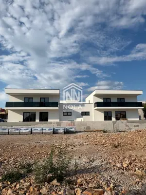 Kuća 157 m², Vodice - bazen i garaža - 2