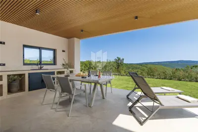 Beautiful modern house with panoramic views - 21