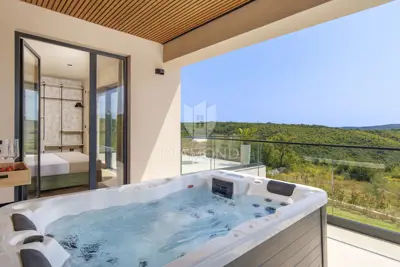Beautiful modern house with panoramic views - 16