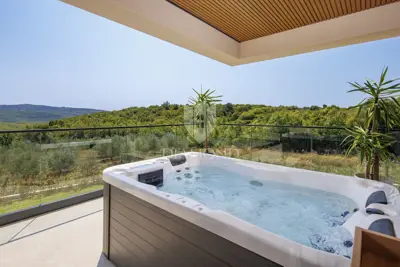 Beautiful modern house with panoramic views - 15