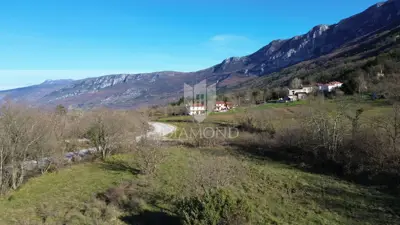 Građevinsko zemljište u Labinu, 3.500 m², pogled na Učku