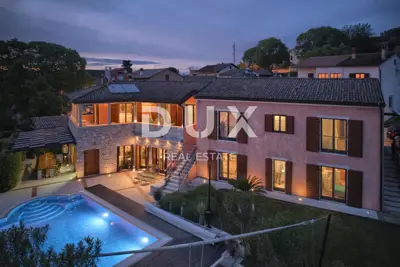 Villa 388 m², Rovinj - beheizter Pool und Sommerküche