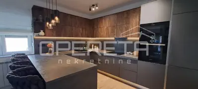 House for sale in Kobilići, 266 m²