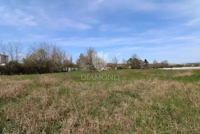 Building plot 3,049 m², Labin - near the center - 3