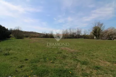 Building plot 3,049 m², Labin - near the center - 2