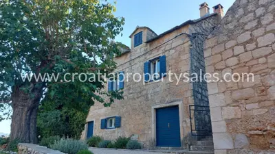 Kuća, Brač, 166 m², 138 000 €