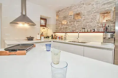 Stone house 240 m², Bale - within the old walls - 11