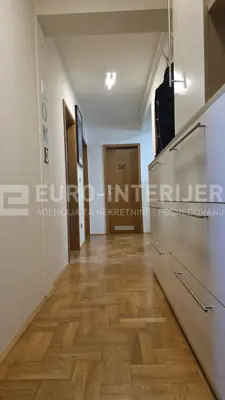 Stan 68,5 m², Samobor Centar - 3 spavaće sobe i balkon - 4