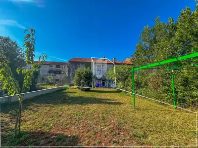 Kuća 100 m², Umag - dvorište 220 m² i blizina mora - 15