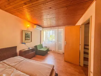 Kuća 100 m², Umag - dvorište 220 m² i blizina mora - 10