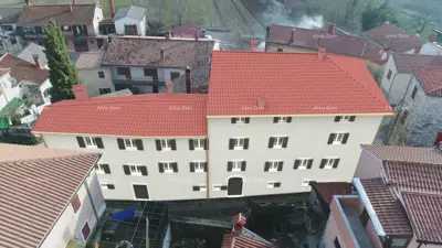 Häuser 546 m², Žminj Zentrum, Projekt für 7 Wohnungen