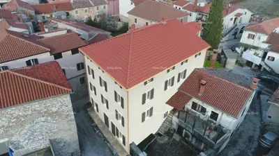 Häuser 546 m², Žminj Zentrum, Projekt für 7 Wohnungen - 2