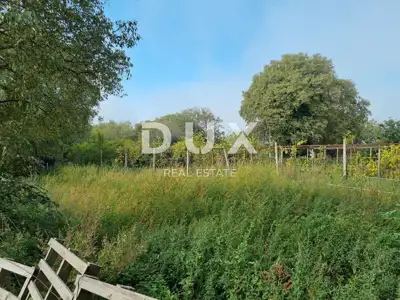 Građevinsko zemljište 933 m², Valtura - objekt 65 m², uporabna dozvola - 9