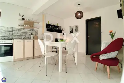 Haus 300 m², Barbariga - 4 Apartments und Meerblick - 6