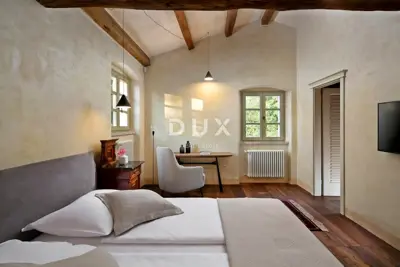 House 309 m², Višnjan - stone beauty with a pool - 17