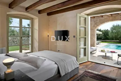 House 309 m², Višnjan - stone beauty with a pool - 15