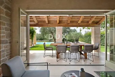 House 309 m², Višnjan - stone beauty with a pool - 9