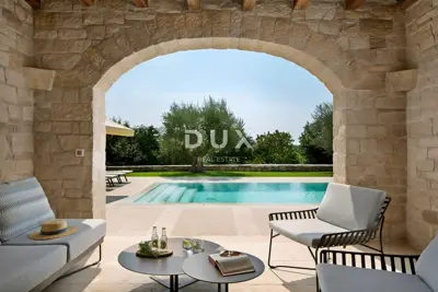 House 309 m², Višnjan - stone beauty with a pool - 14