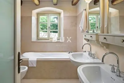 House 309 m², Višnjan - stone beauty with a pool - 21