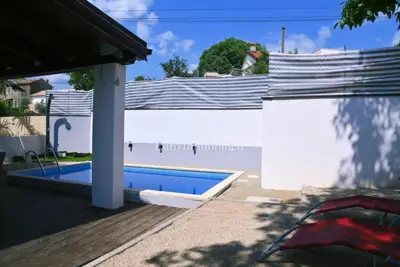 Kuća 160 m², Dobrinj - dva stana i bazen - 2