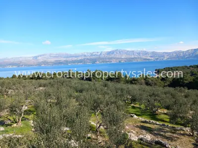 Zemljište, Brač, 9 350 m², 280 000 € - 4