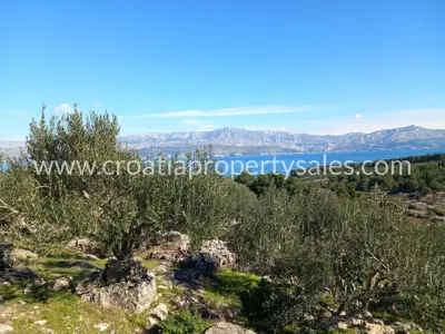 Zemljište, Brač, 9 350 m², 280 000 € - 5