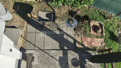 Prodajemo obiteljsku kuću u Sobočanima, Ivanić-Grad, velika uređena okućnica - 9