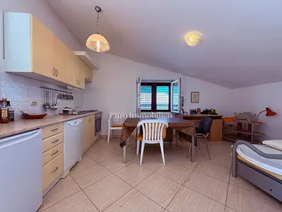 Kuća 245 m², Baška Voda - centar, 3 etaže i terasa - 3