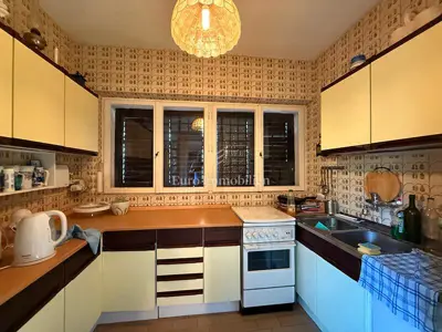 Kuća 245 m², Baška Voda - centar, 3 etaže i terasa - 19