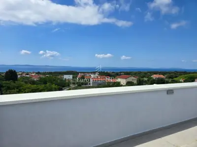 Kuća na Viru, nova s bazenom i prohodnim krovom - 21