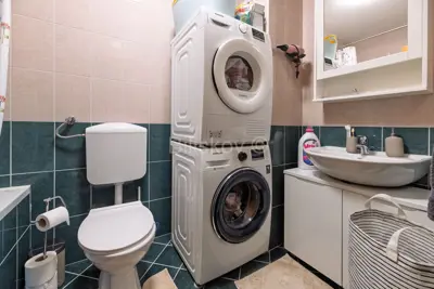 Apartment 110 m², Blato, comfortable five-room apartment - 10