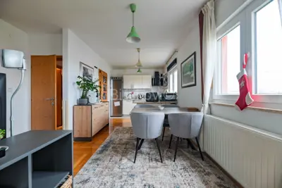 Apartment 110 m², Blato, comfortable five-room apartment