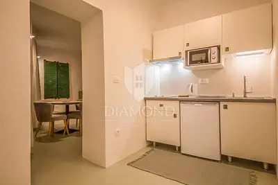 Stan 49 m², Rovinj centar - 1. kat, obnovljen 2019. - 3