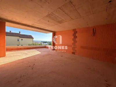 Stan 98 m², Novigrad, pogled na more i terasa - 9