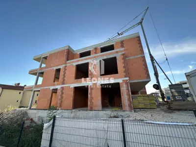 Stan 98 m², Novigrad, pogled na more i terasa - 4
