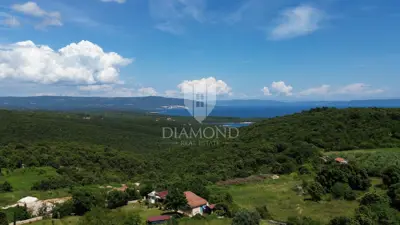 Građevinsko zemljište 673 m², Marčana - pogled na more