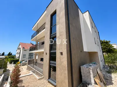 Kuća 420 m², Zečevo Rogozničko - 100 m od mora i plaže - 4