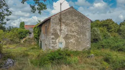 Haus 160 m², Oprtalj Umgebung - Grundstück 4.500 m² - 4