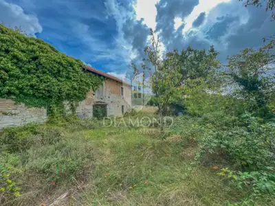 Haus 160 m², Oprtalj Umgebung - Grundstück 4.500 m² - 3