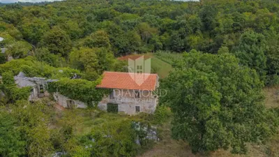 Haus 160 m², Oprtalj Umgebung - Grundstück 4.500 m²