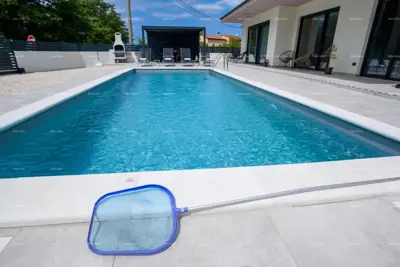 Vila 135 m², Kanfanar - bazen i terasa - 4