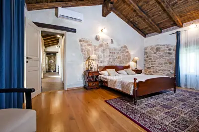 Kršan, Umgebung, autochthone Villa auf einem wunderschönen Anwesen - 20