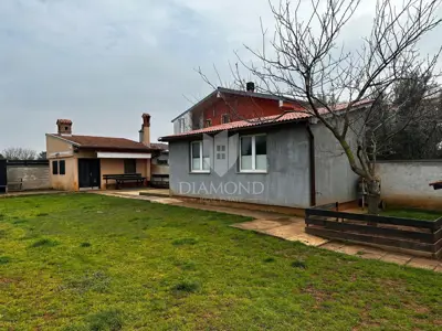 Baugrundstück 415 m², Pula - eingezäuntes Grundstück