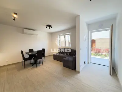 Fully furnished apartment on the ground floor of a renovated building in Novigrad - 4