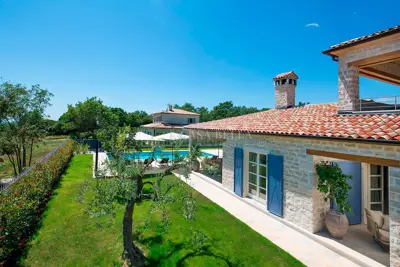 Villa 353 m², Kanfanar - designer-decorated and luxurious - 4