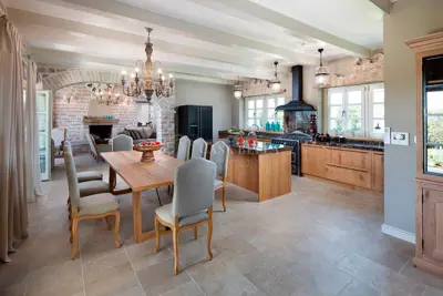 Villa 353 m², Kanfanar - designer-decorated and luxurious - 11