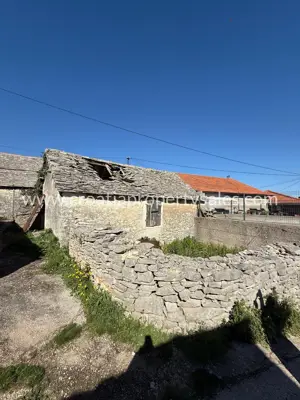 Kuća, Brač, 180 m², 77 500 € - 2